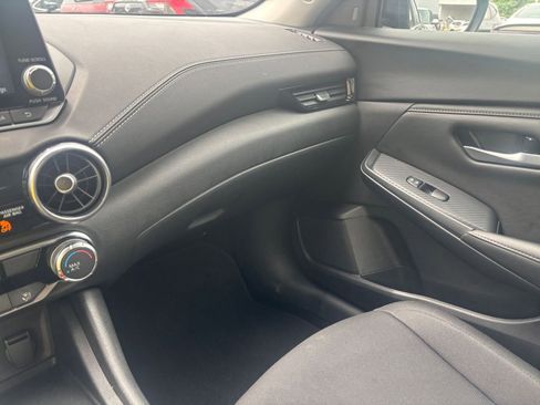 Used 2025 Nissan Sentra SV FWD image 33
