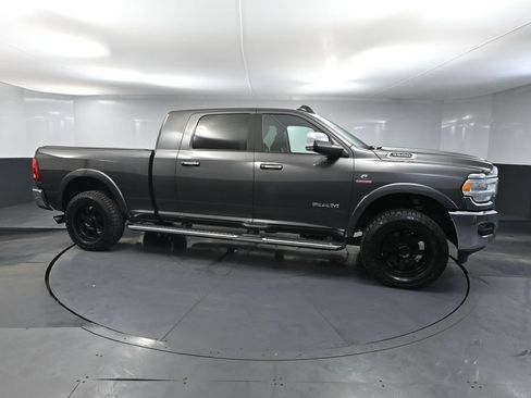 Used 2022 RAM 3500 Laramie AWD/4WD image 4