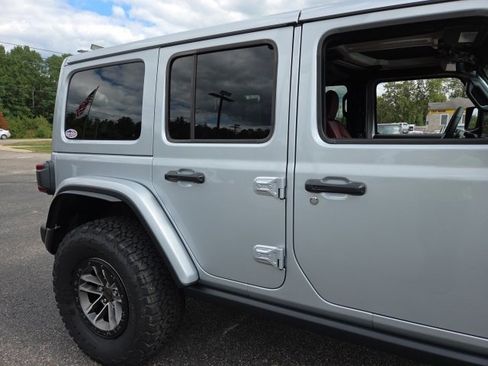 Used 2024 Jeep Wrangler Unlimited Rubicon 392 image 96