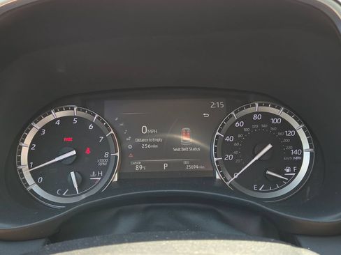 Used 2022 Toyota Highlander XLE AWD/4WD image 18