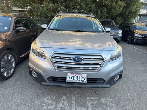 Used 2017 Subaru Outback 2.5i Premium image 2