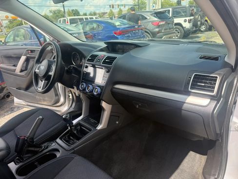 Used 2017 Subaru Forester 2.5i Premium AWD/4WD image 23