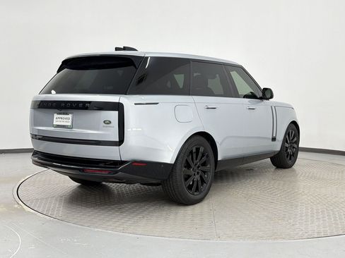 Used 2023 Land Rover Range Rover SE AWD/4WD image 9