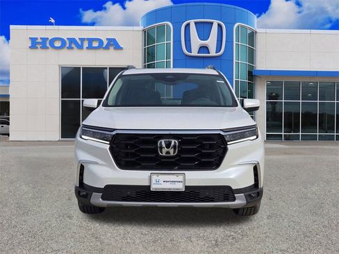 New 2025 Honda Pilot Touring image 8