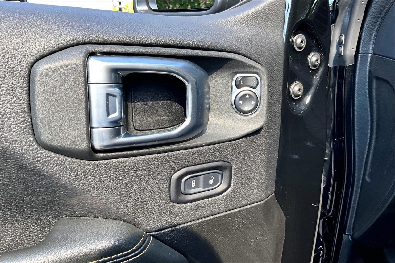 Certified 2026 Jeep Wrangler Unlimited Sahara AWD/4WD image 24