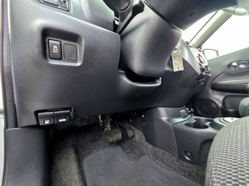 Used 2018 Nissan Versa SV w/ SV Special Edition Package FWD image 43
