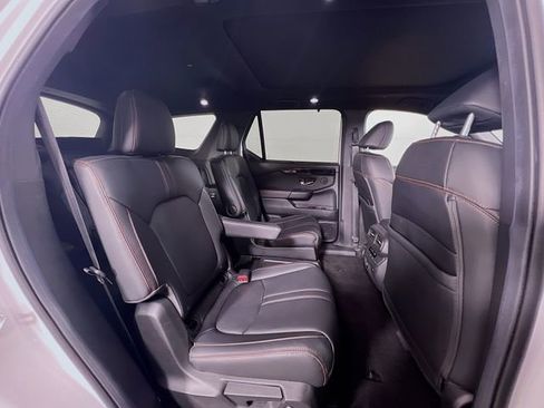 Used 2025 Honda Pilot TrailSport image 30