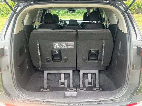 Used 2026 Kia Carnival FWD image 34