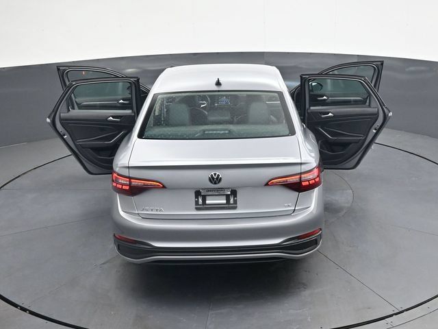 Used 2024 Volkswagen Jetta SE FWD image 40