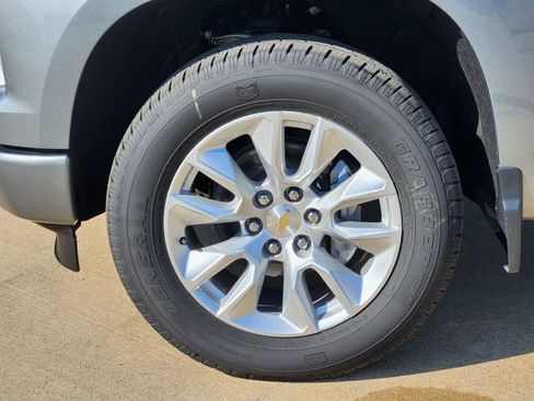 New 2026 Chevrolet Silverado 1500 Custom RWD image 10