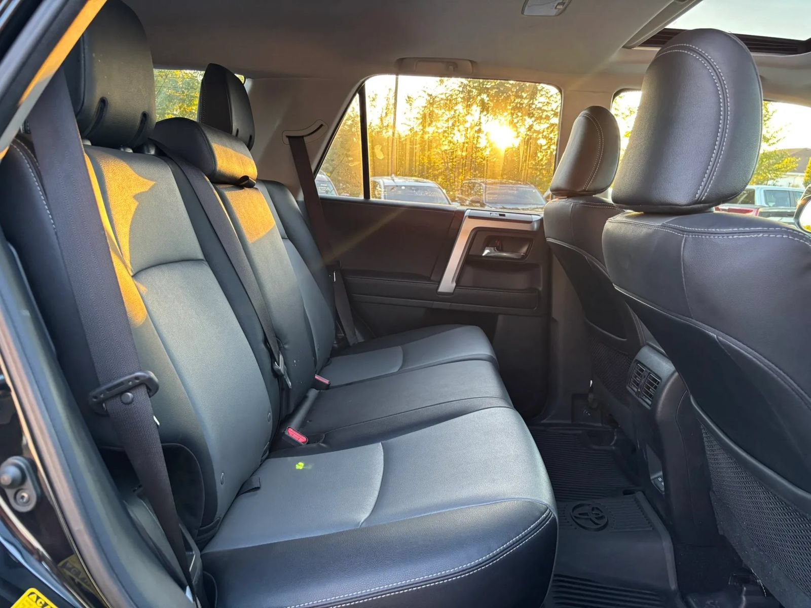 Used 2023 Toyota 4Runner SR5 Premium w/ Moonroof Package AWD/4WD image 19