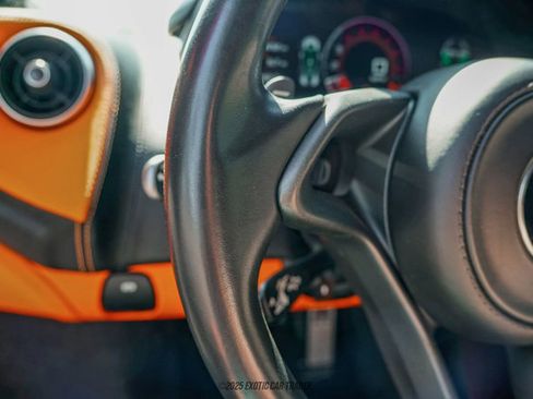 Used 2019 McLaren 570S Spider image 30