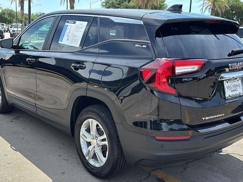 Used 2023 GMC Terrain SLE FWD image 5