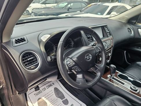 Used 2017 Nissan Pathfinder Platinum AWD/4WD image 35