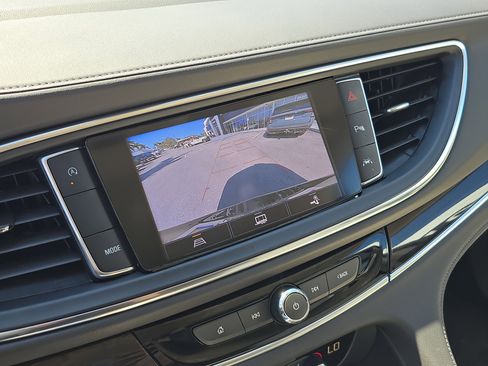 Used 2022 Buick Enclave Essence w/ Sport Touring Edition image 10