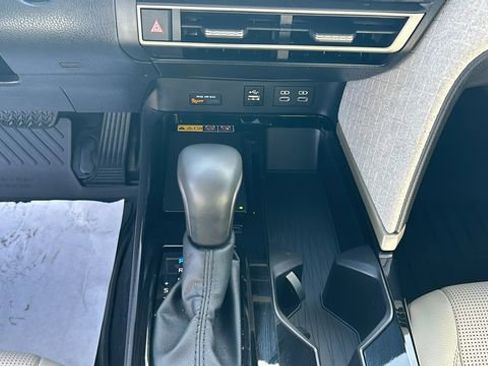 Used 2025 Toyota Camry XLE w/ Premium Plus Package image 21