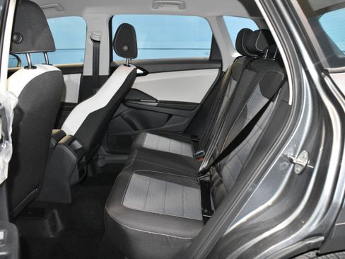 New 2026 Volkswagen Taos S image 16