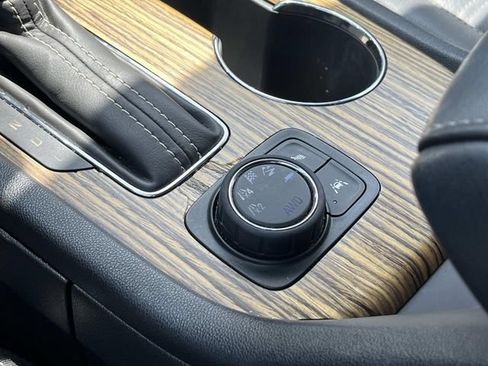 Used 2019 GMC Acadia Denali AWD/4WD image 15