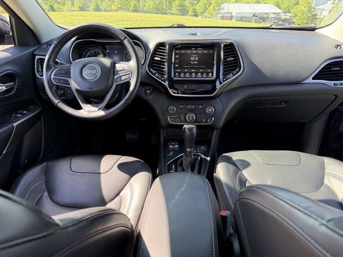 Used 2019 Jeep Cherokee Limited AWD/4WD image 19