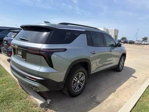Used 2026 Chevrolet Traverse LT w/ Driver Confidence Package AWD/4WD image 4