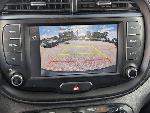 Used 2023 Kia Soul LX w/ LX Technology Package image 25