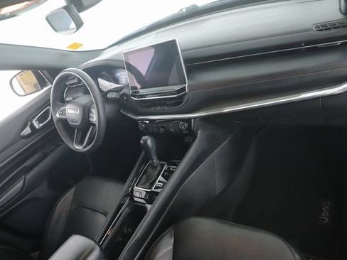 Used 2023 Jeep Compass Limited image 29