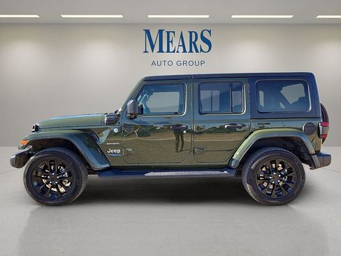 Used 2021 Jeep Wrangler Unlimited Sahara image 2
