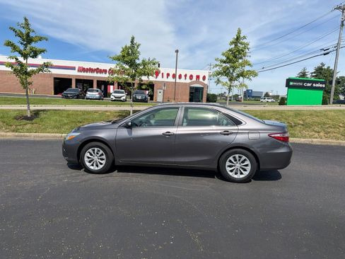 Used 2016 Toyota Camry LE FWD image 4