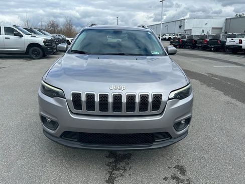 Used 2019 Jeep Cherokee Latitude Plus w/ Comfort/Convenience Group AWD/4WD image 3