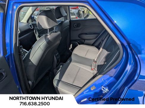 Used 2025 Hyundai Venue Limited FWD image 33