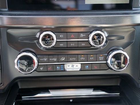 New 2025 Ford F350 Lariat w/ Lariat Ultimate Package image 16