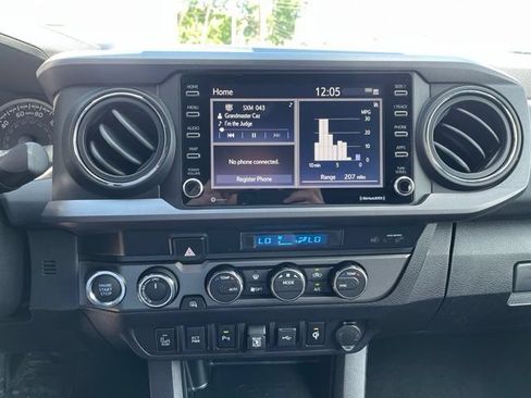 Used 2021 Toyota Tacoma TRD Off-Road w/ Technology Package AWD/4WD image 15