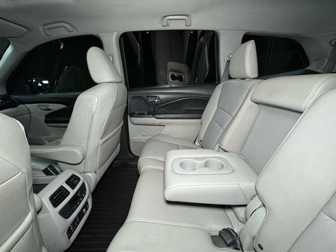 Used 2016 Honda Pilot Touring image 27