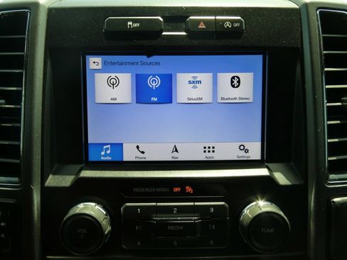 Used 2019 Ford F150 XLT w/ Equipment Group 302A Luxury AWD/4WD image 31
