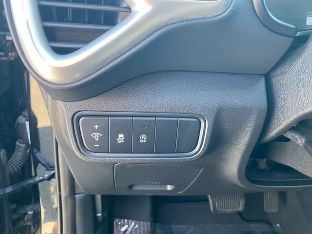 Used 2025 Kia Soul LX w/ LX Technology Package FWD image 18