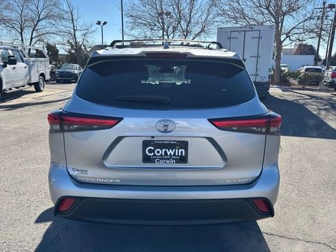 Used 2022 Toyota Highlander XLE image 5