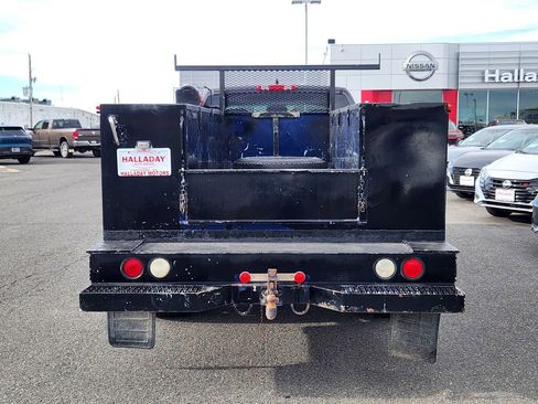 Used 2011 GMC Sierra 3500 SLE w/ SLE Preferred Package image 4