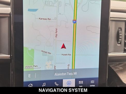 Used 2023 Ford Explorer Platinum w/ Technology Package AWD/4WD image 4