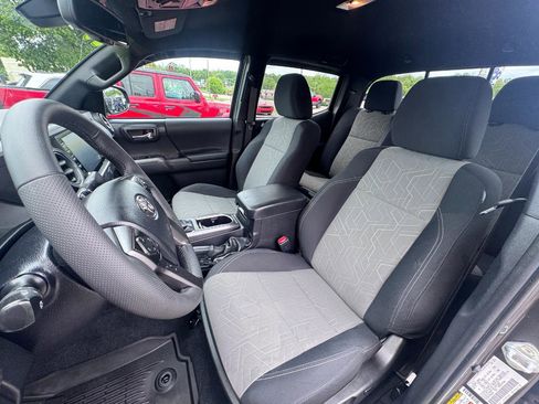 Used 2023 Toyota Tacoma TRD Off-Road AWD/4WD image 14