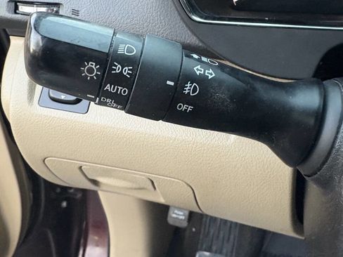 Used 2012 Toyota Highlander Limited w/ Tow Pkg image 23