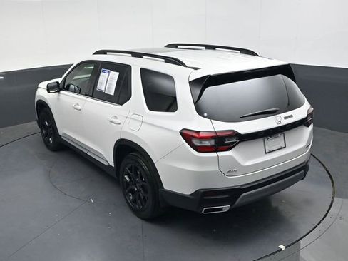 Used 2025 Honda Pilot Touring image 24