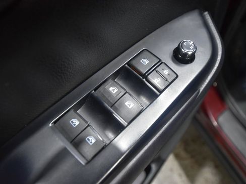 Used 2019 Toyota Highlander XLE AWD/4WD image 11