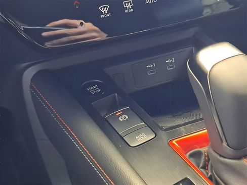 Certified 2025 Nissan Kicks SR FWD image 26