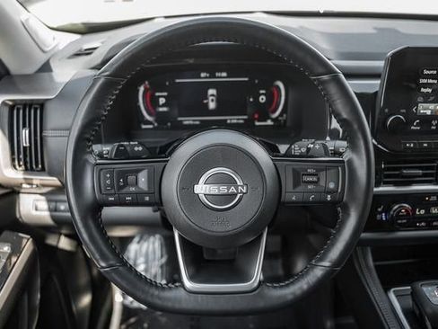 Used 2024 Nissan Pathfinder Platinum w/ Black Appearance Package image 34