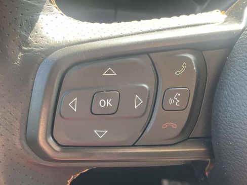 Used 2024 Jeep Gladiator Mojave w/ Convenience Group AWD/4WD image 24