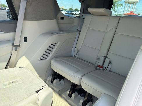 Used 2025 Cadillac Escalade Sport Platinum w/ LPO, ONYX Package AWD/4WD image 11