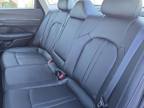 Used 2021 Hyundai Sonata Limited w/ Preferred Accessory Package image 29