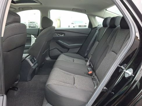 Used 2025 Honda Accord SE image 10