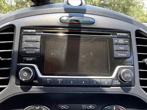 Used 2016 Nissan Juke S FWD image 23