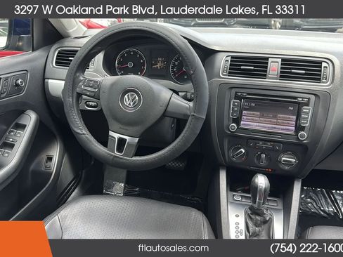 Used 2014 Volkswagen Jetta SE FWD image 29